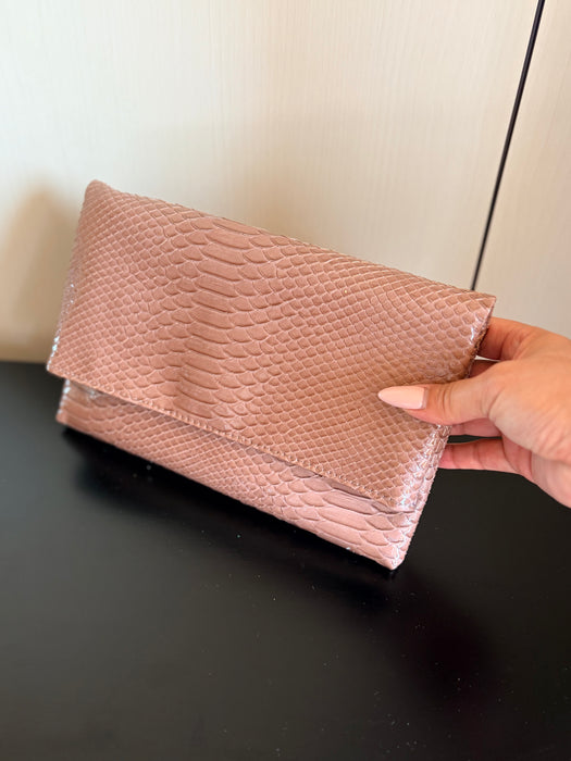 Chic pouch