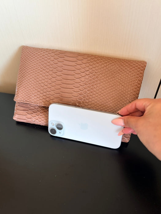 Chic pouch
