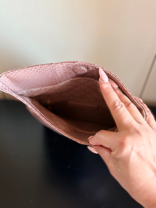 Chic pouch