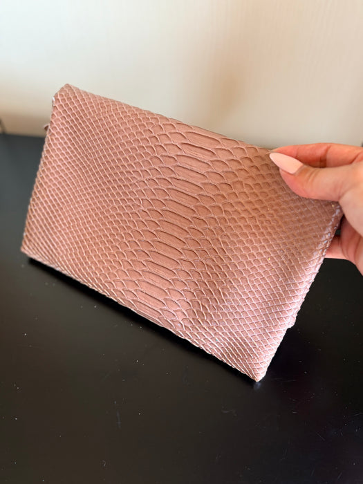 Chic pouch